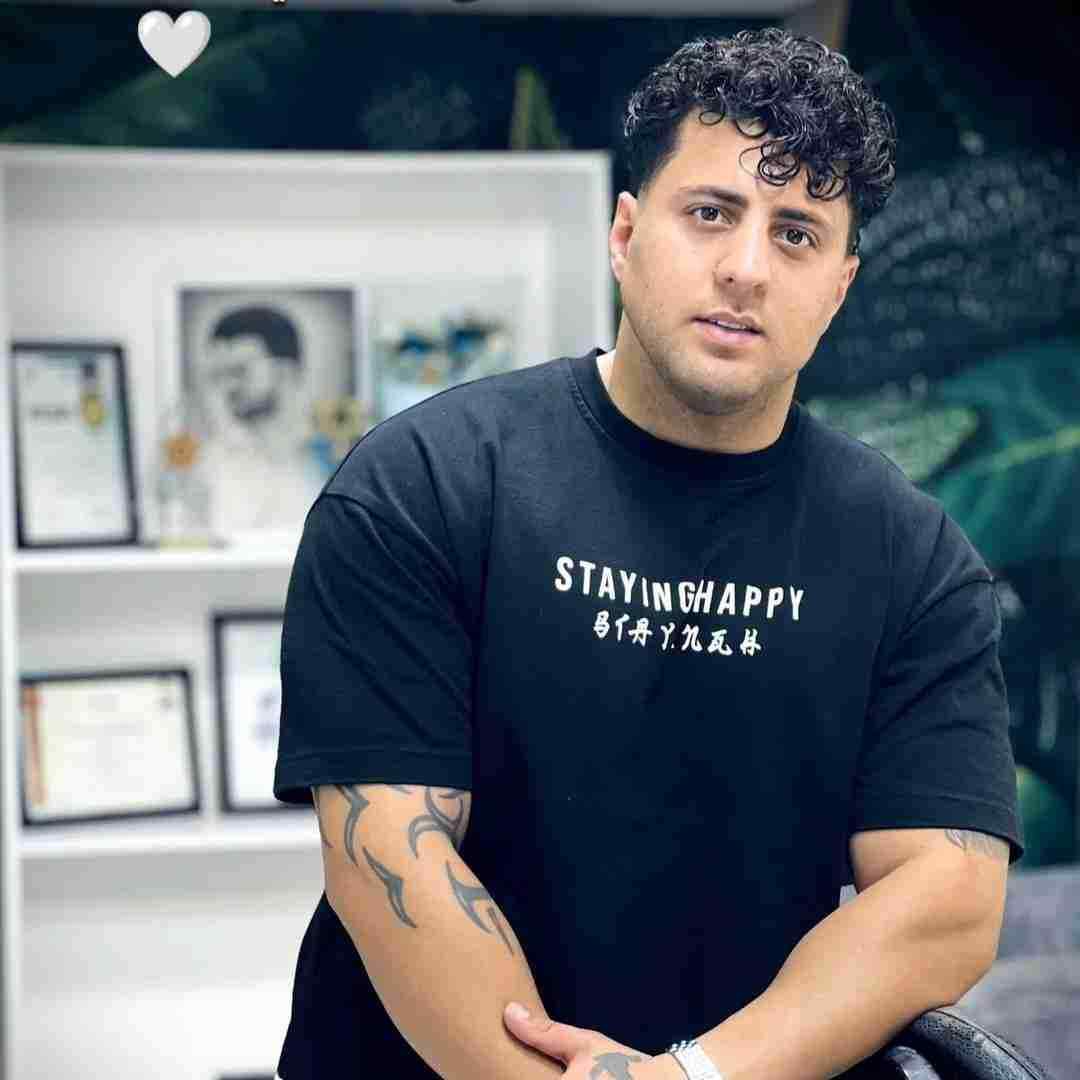 سبحان رستمی خدام بود مریض که میشدم دوام بود