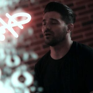 دانلود آهنگ شاهرگ از فریدون غریبه