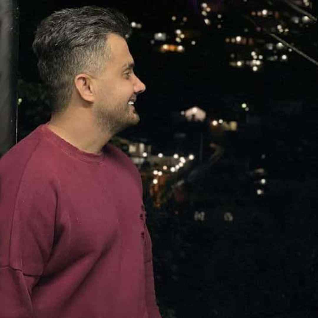 ابی عالی بادا بله بادا مبارک باشه بادا عروس بیرده دست قشنگ