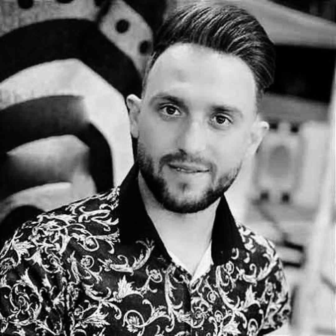 مصطفی ابراهیمی دنیای آدما پر از نفرت و صد رنگیه