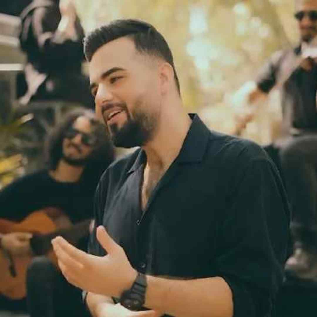 شاهین بنان توی آسمونم ستاره ی شب شو واسه تو میچینم گلای بنفشو