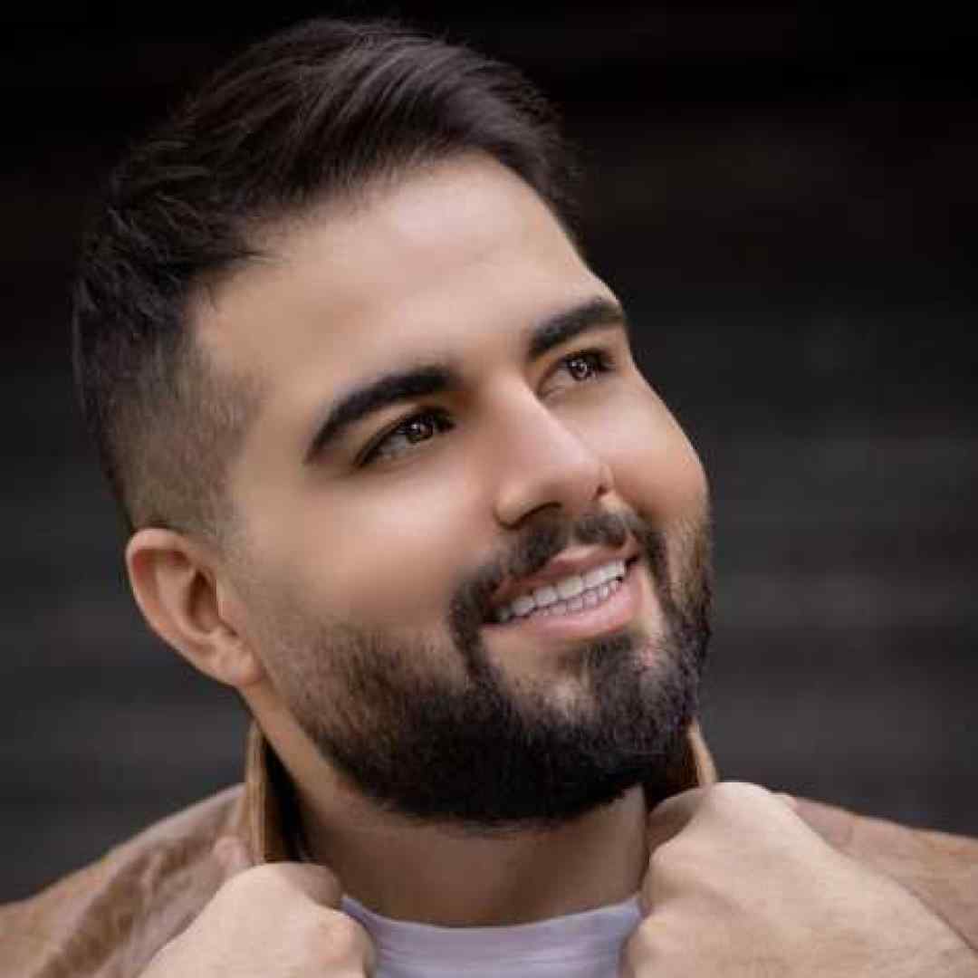 شاهین بنان باز به عشق تو میزنم بیرون کل جاده هام خیس