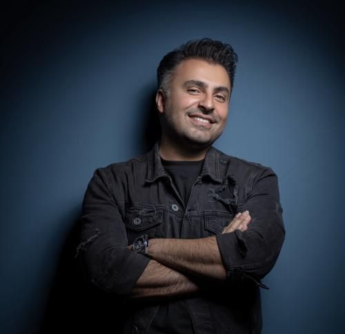 علیرضا طلیسچی ﻫﻮار ﻫﻮار ﺗﻮ ﻛﻮﭼﻪ ﻫﺎی ﺷﻬﺮ از ﻋﺸﻖ ﻳﺎرم