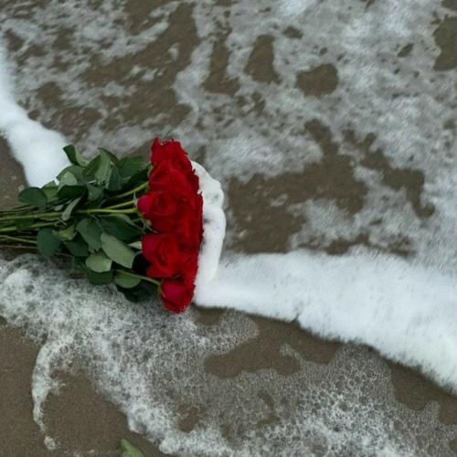 کیه کیه در میزنه بدو درو وا کن درو با لنگ