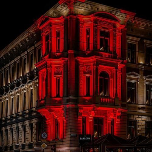 دو چشمان سیاهت کافرم کرد