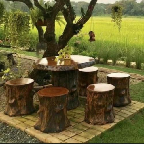 میگه کجا داری میری با این وضع هر جا که ماه