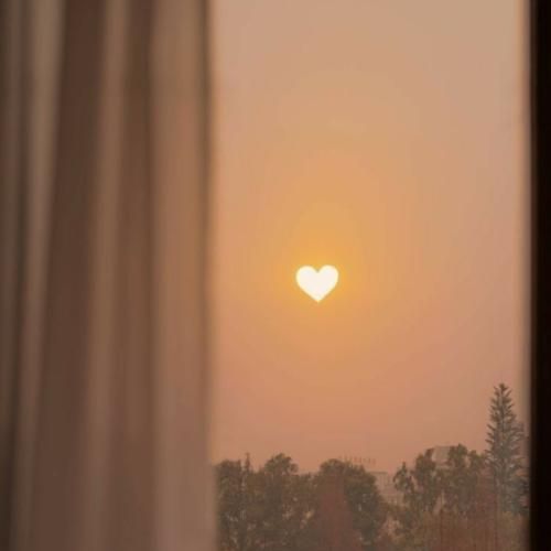 دخیه میکنه د ویکند پلی ولی میخواد فیت گادو