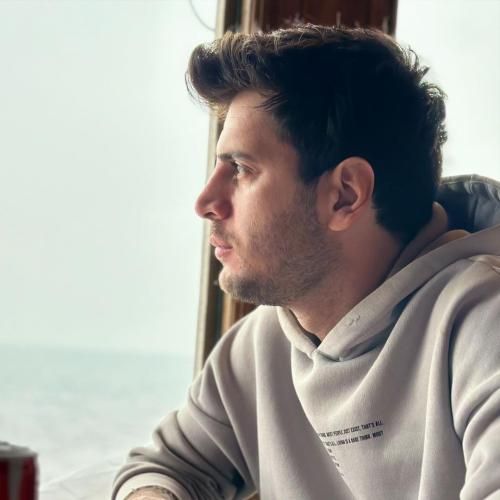 فرهاد نامداری ماشالله خانم انقد کراشه بهش نمخوره