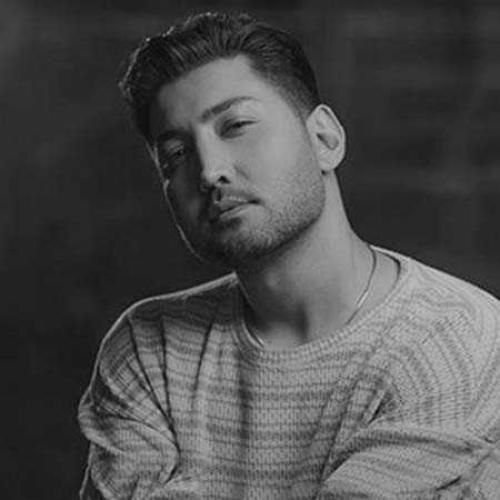 علی عباسی آخه کی تو رو قشنگت کرده واسم عشوه میایی هی