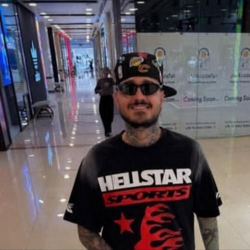 حسین تی ام اسم نداره