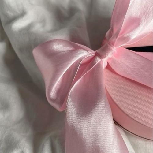  یه گوشه ی قلبم تا ابد تو عشقی که بینمونه رو بغل کن